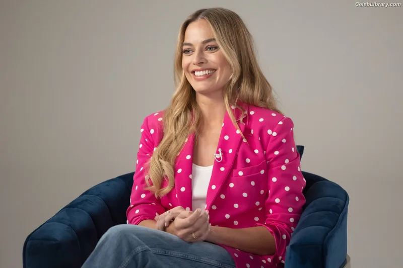Margot Robbie photo 13 of 2576