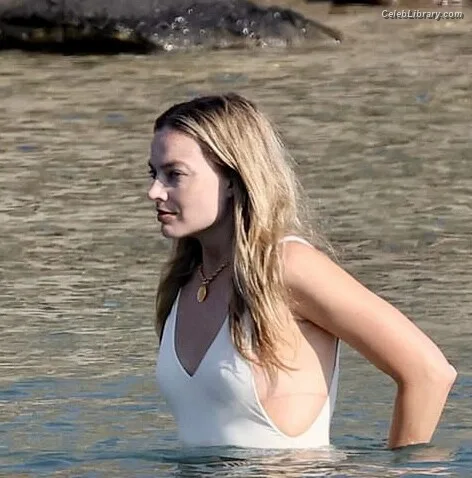 Margot Robbie photo 16 of 2576