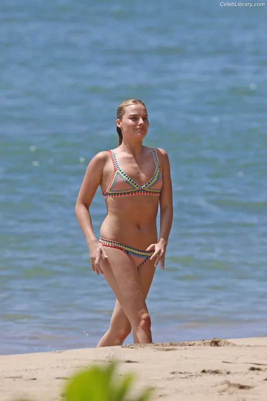 Margot Robbie photo 24 of 2576