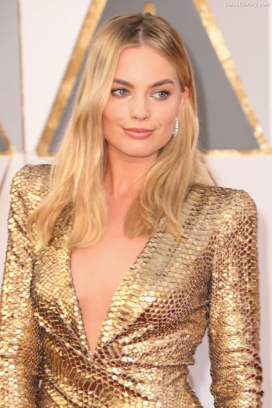 Margot Robbie photo 8 of 2576