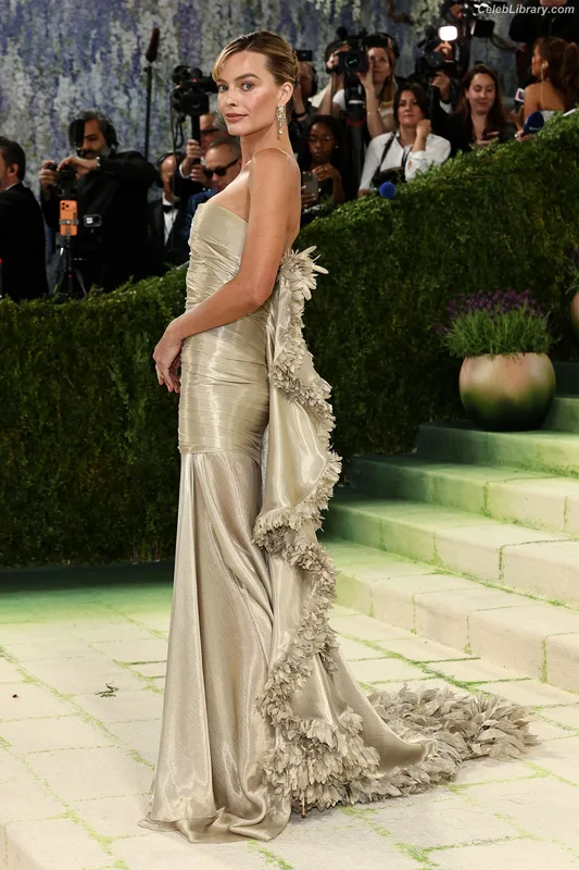 Margot Robbie photo 14 of 2576