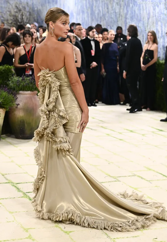 Margot Robbie photo 23 of 2576