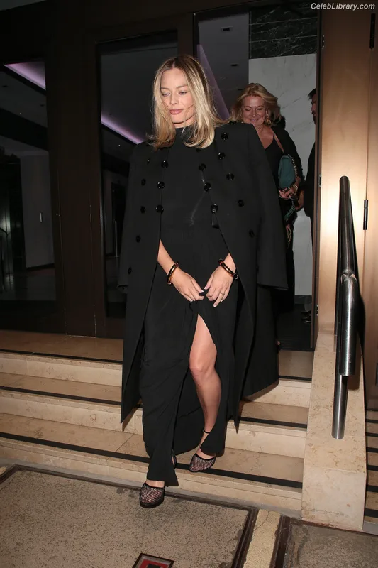 Margot Robbie photo 7 of 2576