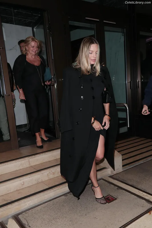 Margot Robbie photo 9 of 2576