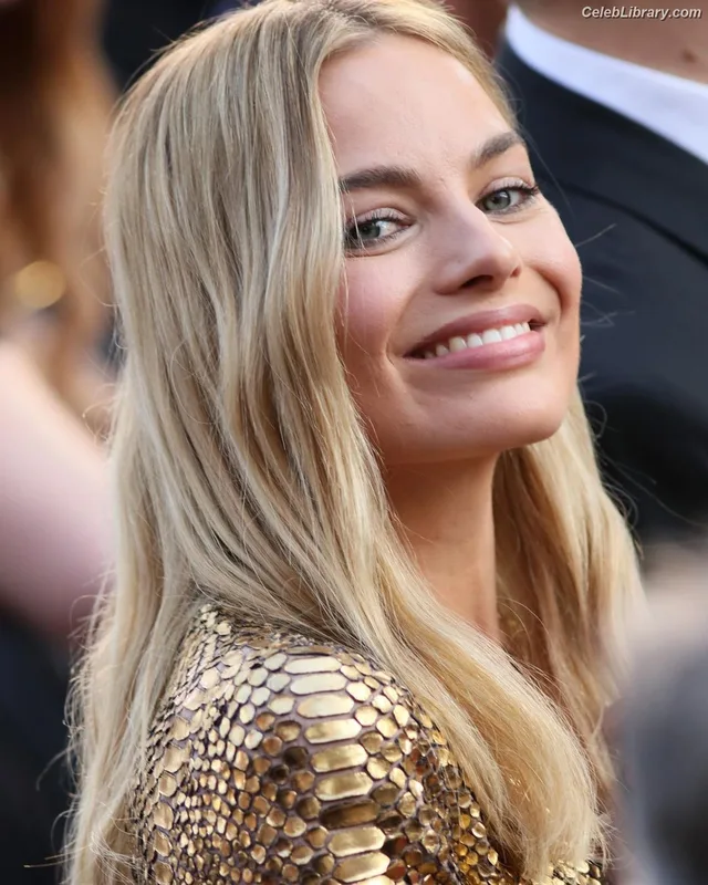 Margot Robbie photo 23 of 2576
