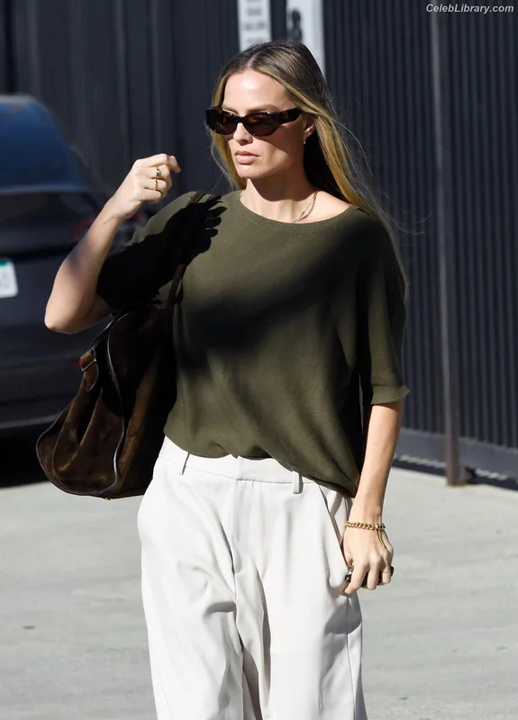 Margot Robbie photo 4 of 2576
