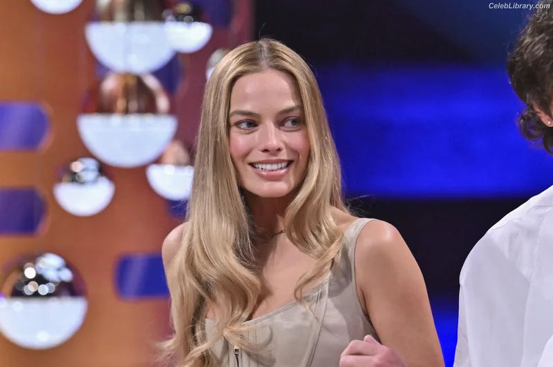 Margot Robbie photo 22 of 2576