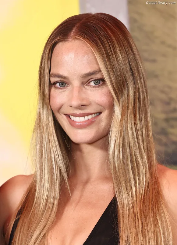 Margot Robbie photo 10 of 2576
