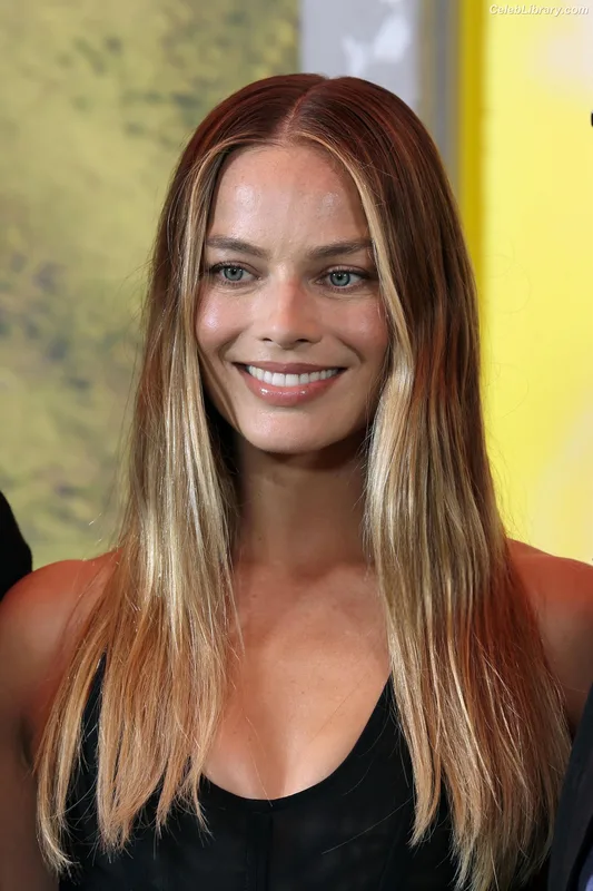 Margot Robbie photo 21 of 2576