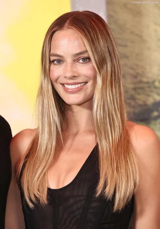 Margot Robbie photo 16 of 2576