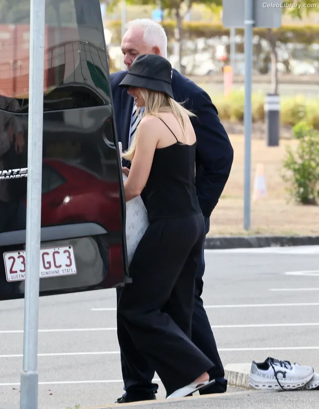 Margot Robbie photo 19 of 2576