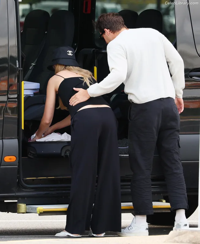 Margot Robbie photo 5 of 2576