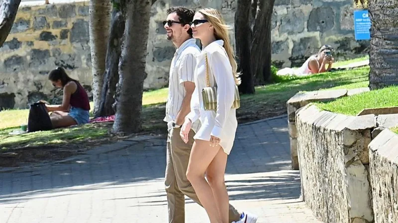 Margot Robbie photo 16 of 2576