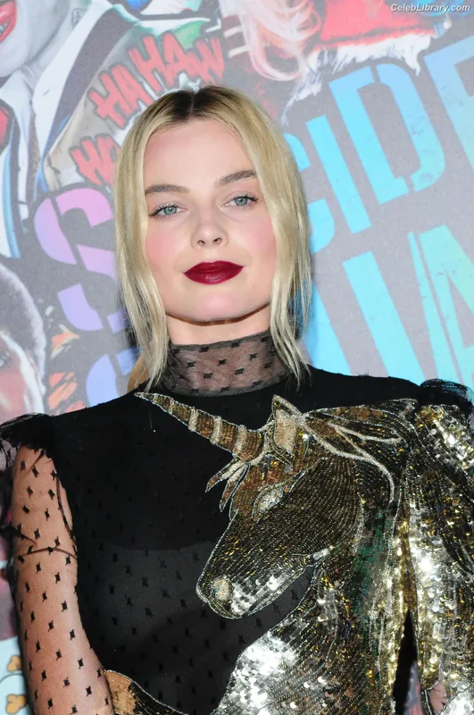 Margot Robbie photo 8 of 2576