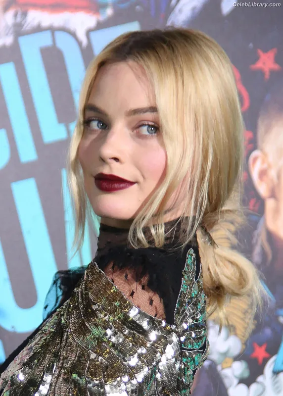 Margot Robbie photo 11 of 2576