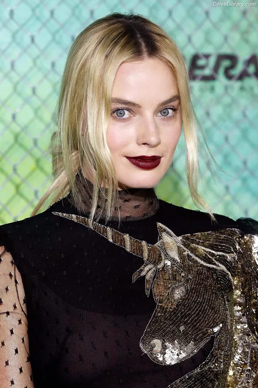 Margot Robbie photo 22 of 2576