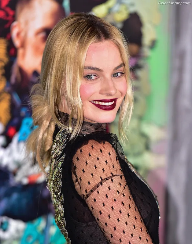 Margot Robbie photo 24 of 2576