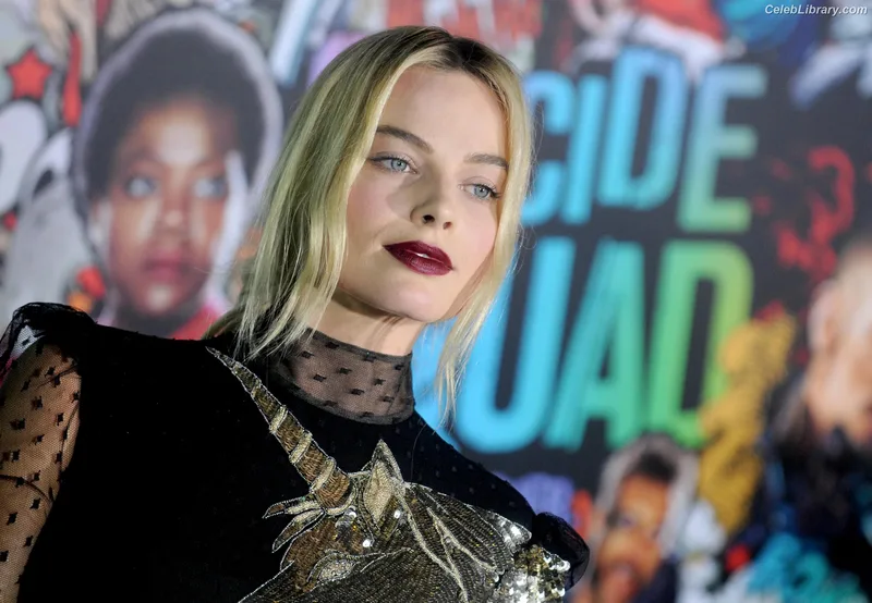 Margot Robbie photo 1 of 2576