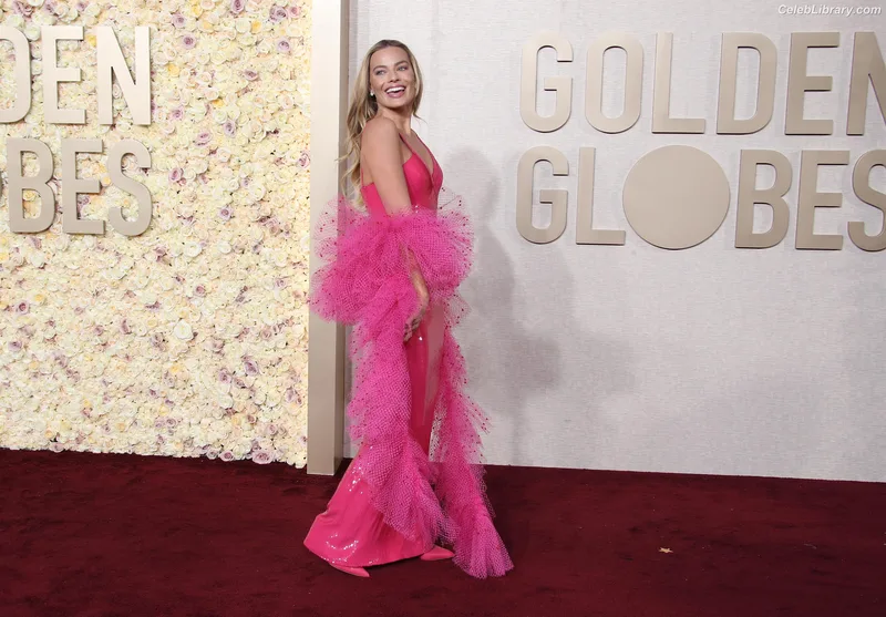 Margot Robbie photo 5 of 2576