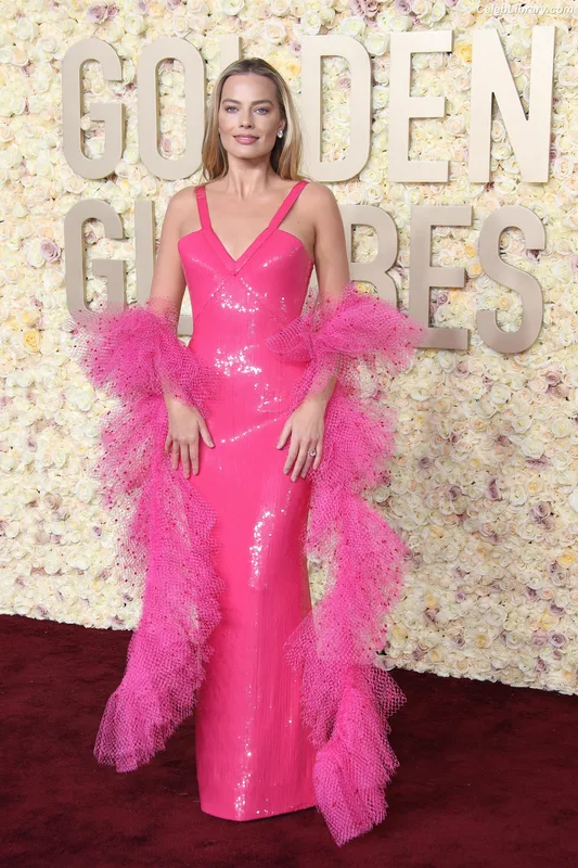 Margot Robbie photo 7 of 2576