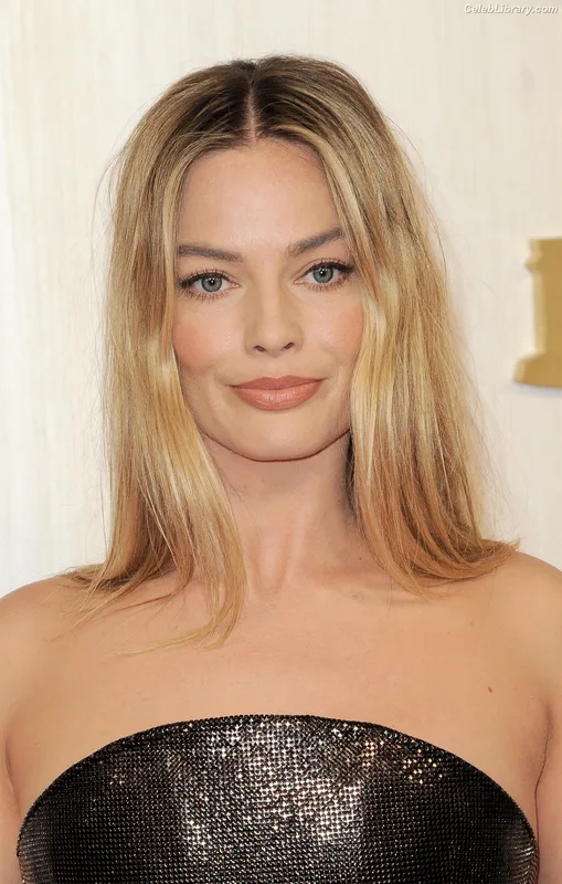 Margot Robbie photo 22 of 2576