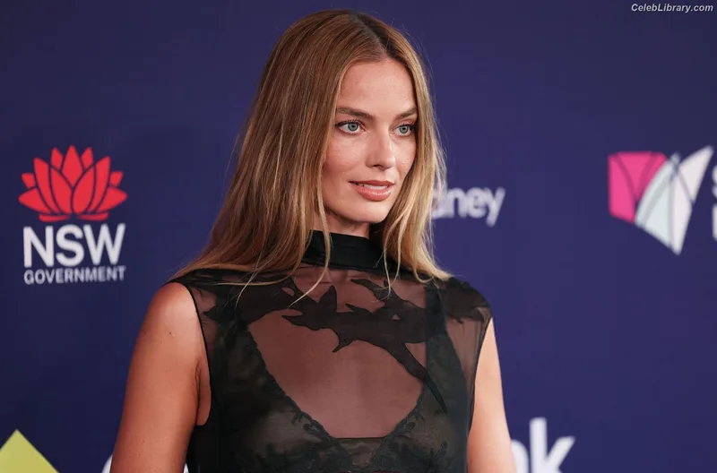 Margot Robbie photo 17 of 2576