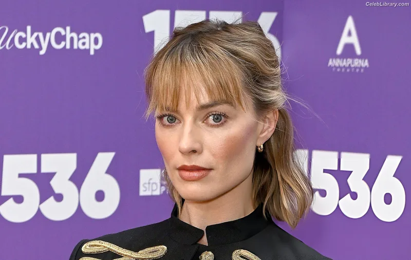 Margot Robbie photo 3 of 2576