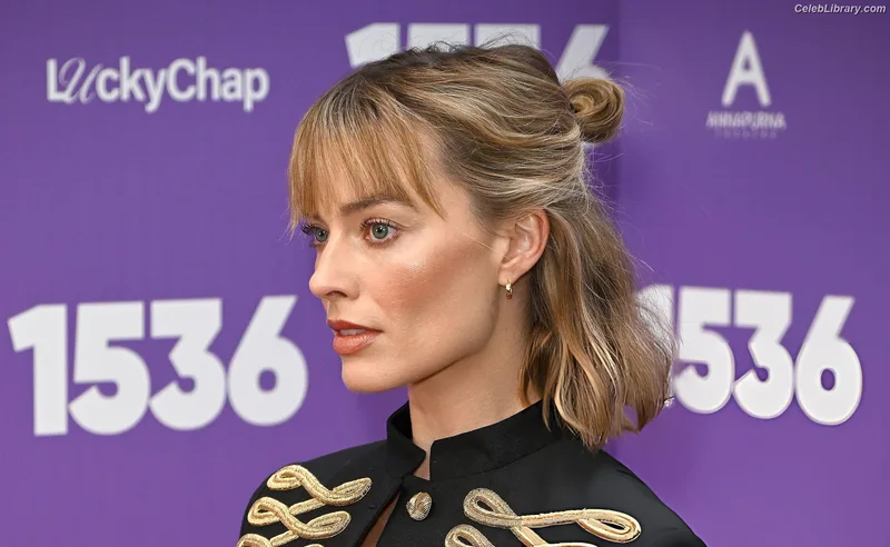 Margot Robbie photo 4 of 2576