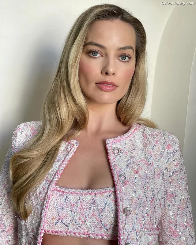 Margot Robbie photo 21 of 2576