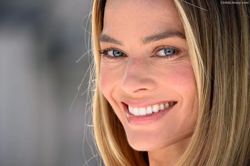 Margot Robbie photo 6 of 2576