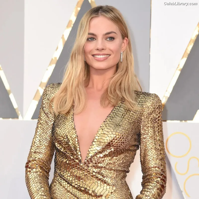 Margot Robbie photo 13 of 2576