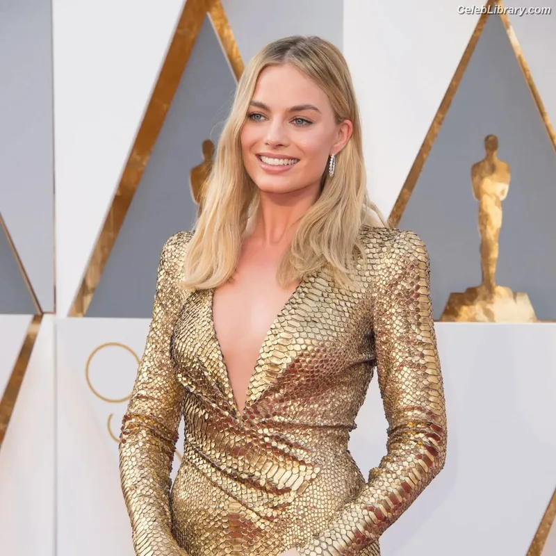 Margot Robbie photo 14 of 2576