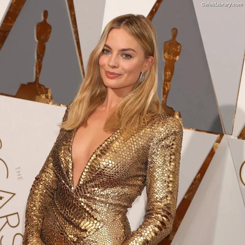 Margot Robbie photo 15 of 2576