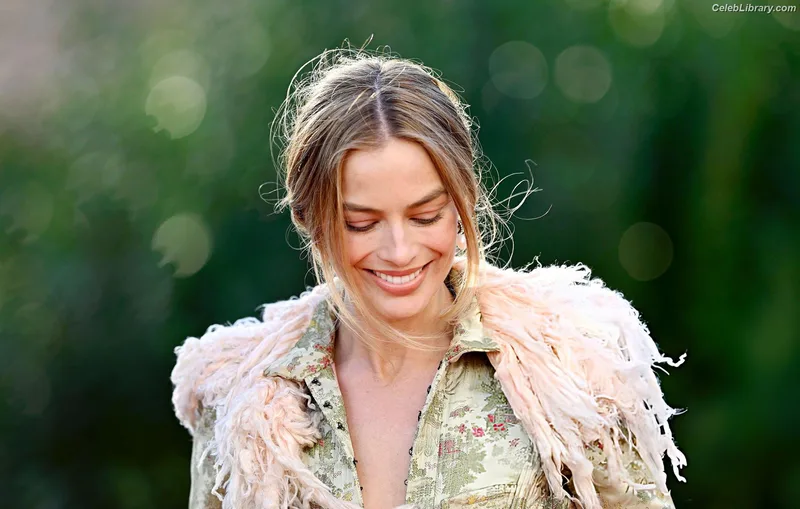 Margot Robbie photo 6 of 2576