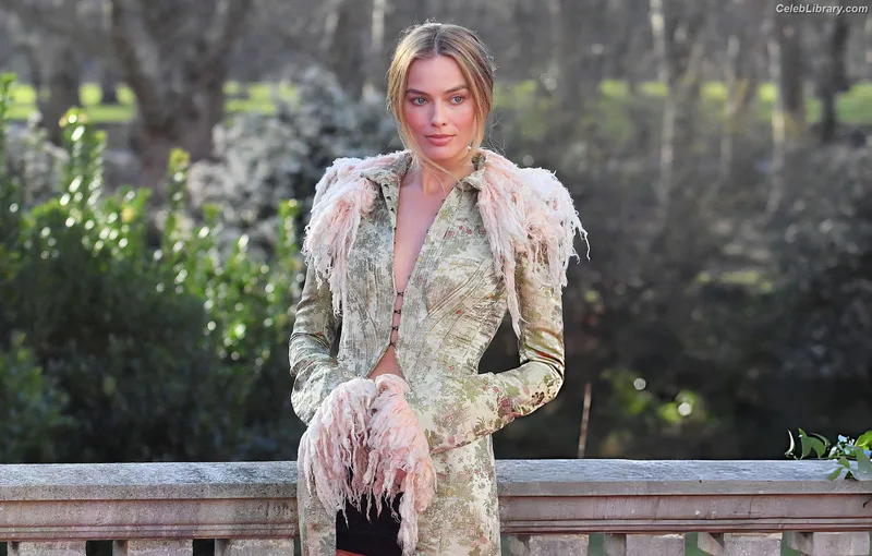 Margot Robbie photo 11 of 2576