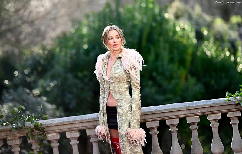 Margot Robbie photo 12 of 2576