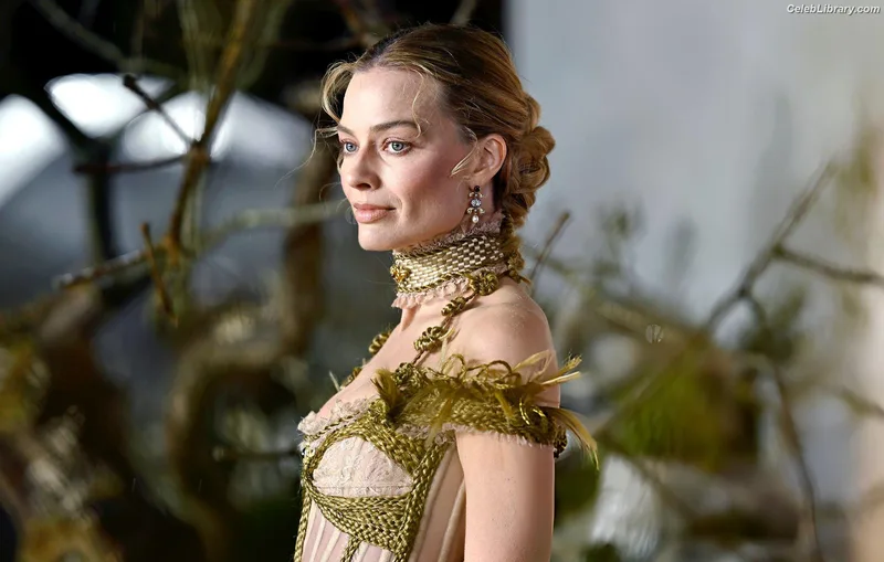 Margot Robbie photo 13 of 2576