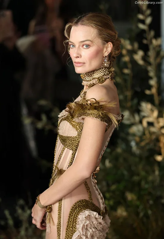 Margot Robbie photo 24 of 2576