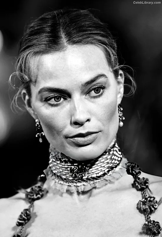 Margot Robbie photo 8 of 2576
