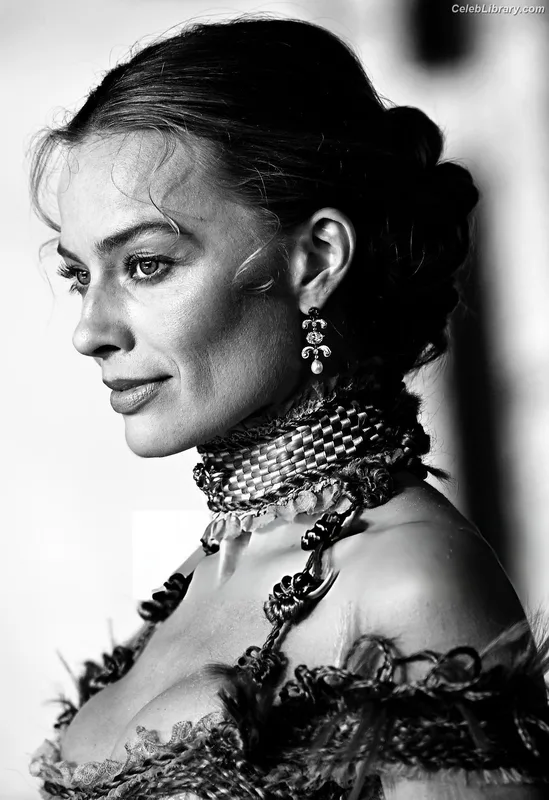 Margot Robbie photo 9 of 2576