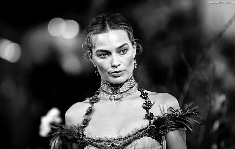 Margot Robbie photo 10 of 2576