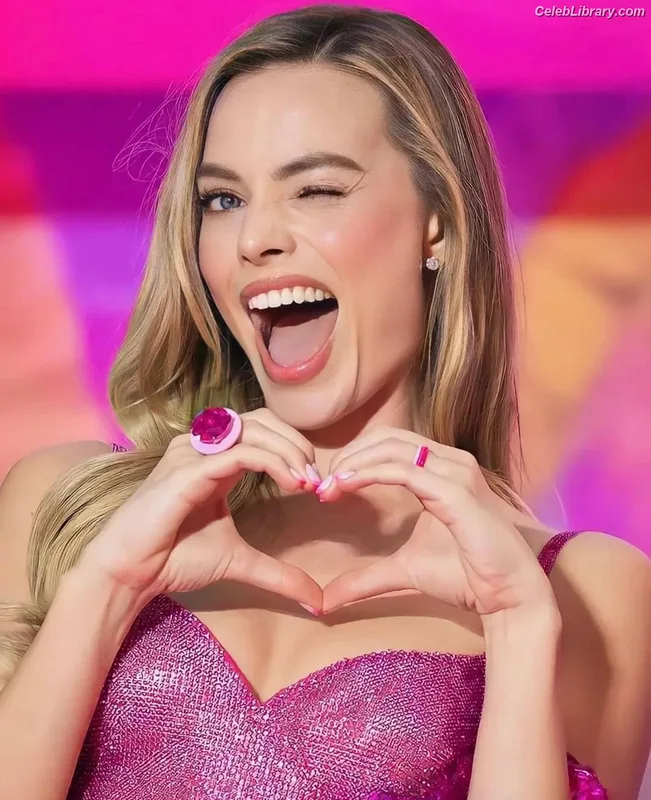 Margot Robbie photo 18 of 2576