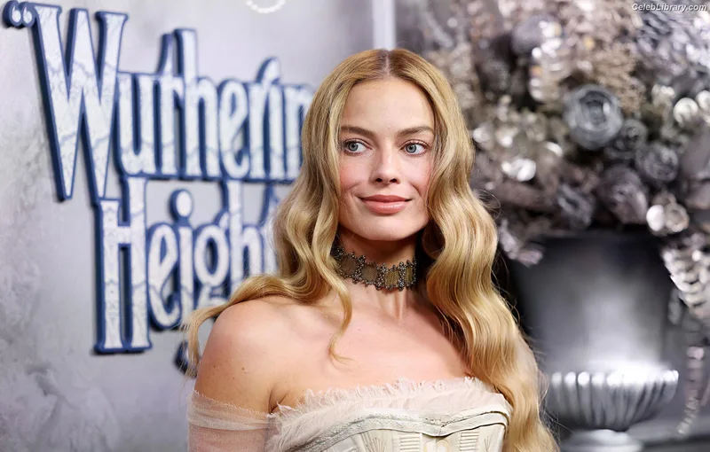 Margot Robbie photo 24 of 2576