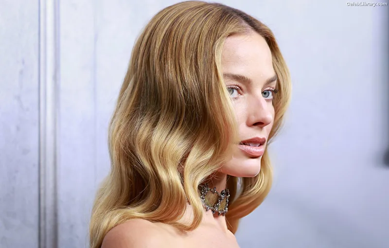 Margot Robbie photo 7 of 2576