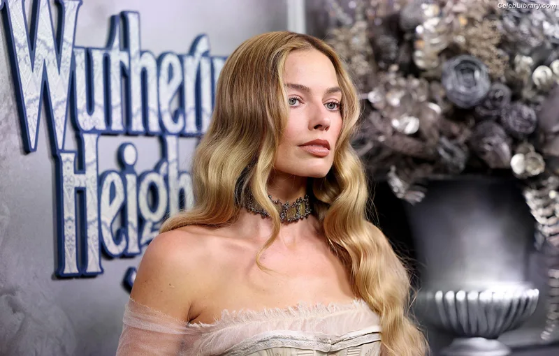 Margot Robbie photo 8 of 2576
