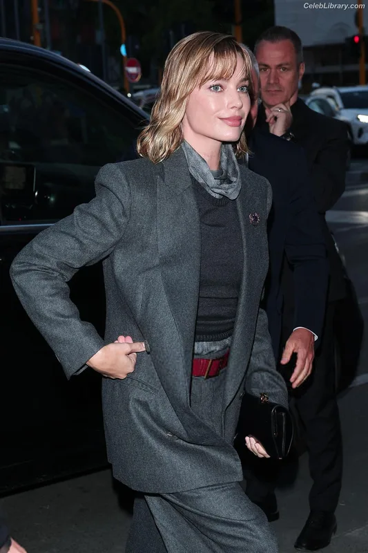 Margot Robbie photo 9 of 2576