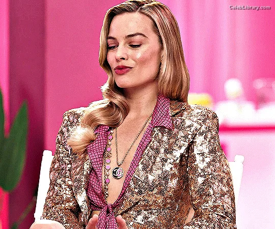 Margot Robbie photo 23 of 2576