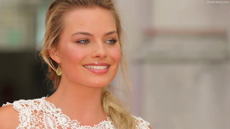 Margot Robbie photo 9 of 2576
