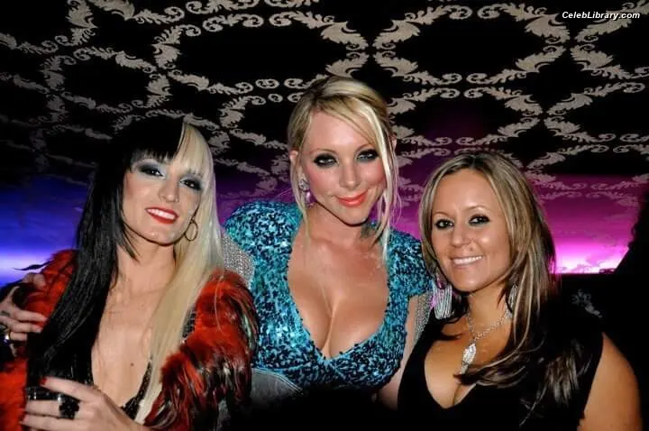 Maria Brink photo 3 of 47