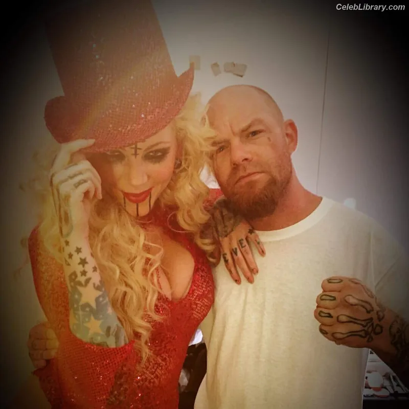 Maria Brink photo 1 of 48